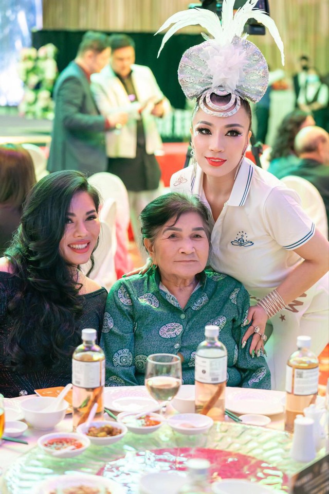 Người đẹp gốc Tuyên Quang giành vương miện World Madam Singapore 2023 - Ảnh 6.