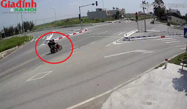 Va chạm với xe máy khi băng qua đường, nam thanh niên Hải Dương tử vong - Ảnh 1.