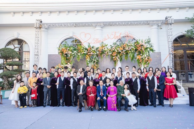 Đám cưới ngọc trai “gây sốt” ở Điện Biên của 8 cặp đôi U50 - Ảnh 10.