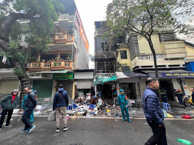 Hà Nội: Cháy nhà trên phố cổ luc rạng sáng, 4 người tử vong thương tâm - Ảnh 2.