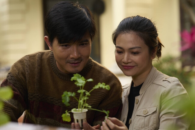 Điều không thể ngờ về nữ diễn viên 'trẻ đẹp khó tin' trong phim 'Cha tôi, người ở lại'- Ảnh 3. Điều không thể ngờ về nữ diễn viên 'trẻ đẹp khó tin' trong phim 'Cha tôi, người ở lại'- Ảnh 3.
