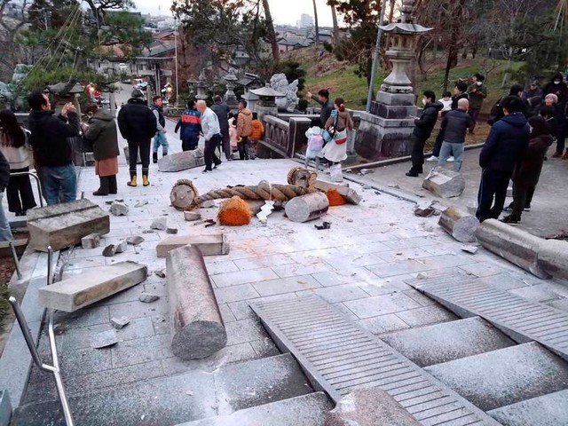 Động đất ở Nhật Bản: Hình ảnh mới nhất từ tâm chấn nhìn từ trên cao gây ám ảnh - Ảnh 7.