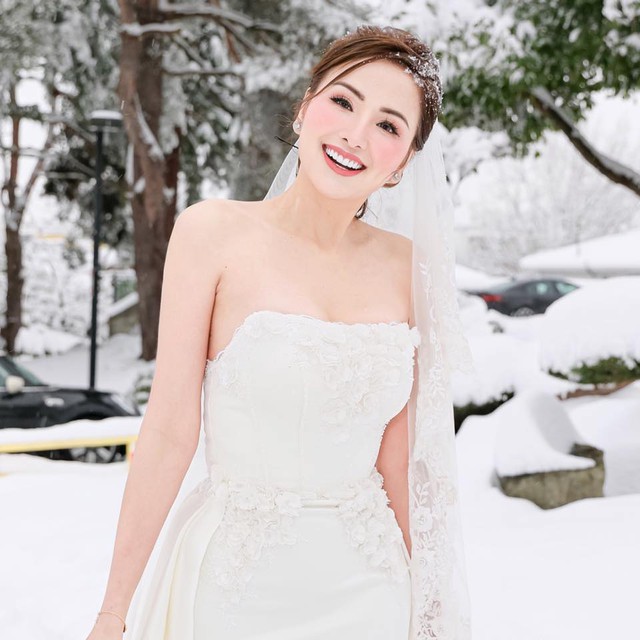 Hoa hậu Diễm Hương bí mật cưới lần 3 tại Canada, thái độ của chồng cũ gây bất ngờ - Ảnh 2.