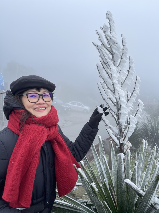 Cùng chiêm ngưỡng cánh rừng băng giá trắng xoá tuyệt đẹp ở đỉnh Mẫu Sơn  - Ảnh 5.