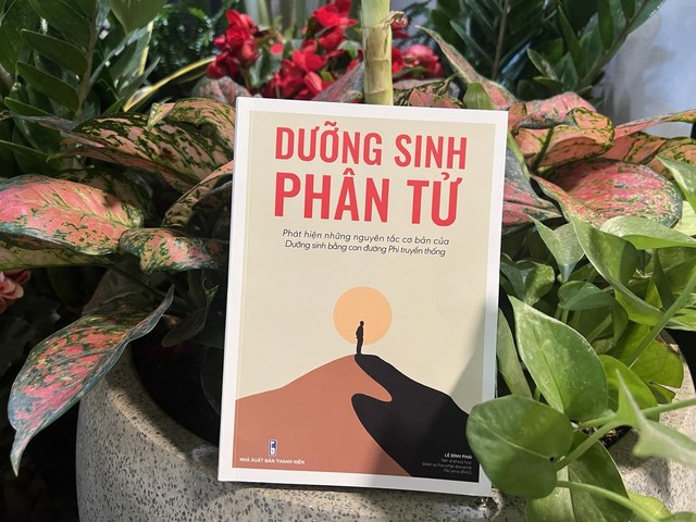 GS. TSKH Lê Đình Phái ra mắt cuốn sách dưỡng sinh ở tuổi 86 - Ảnh 2.