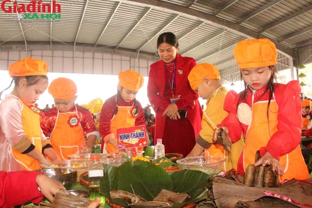 Tận mắt chứng kiến hàng trăm trẻ mầm non Hải Dương lần đầu tiên tự làm bánh Gai cổ truyền Ninh Giang - Ảnh 11.