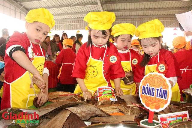 Tận mắt chứng kiến hàng trăm trẻ mầm non Hải Dương lần đầu tiên tự làm bánh Gai cổ truyền Ninh Giang - Ảnh 7.