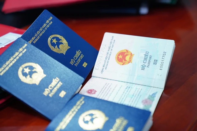 Năm 2024, hộ chiếu (passport) cũ hết hạn có buộc phải đổi sang loại hộ chiếu mới được cấp? - Ảnh 2.