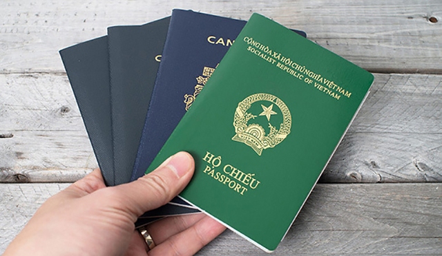 Năm 2024 người đi làm hộ chiếu buộc phải có những loại giấy tờ này - Ảnh 3.