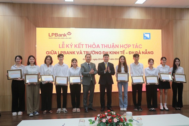 LPBank và Đại học Kinh tế - Đại học Đà Nẵng ký kết thỏa thuận hợp tác toàn diện - Ảnh 2.