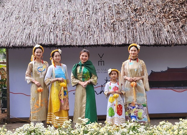 Hoa hậu Ngọc Hân cùng 17 nhà thiết kế nổi tiếng sẽ trình diễn áo dài tại Văn miếu - Quốc Tử Giám - Ảnh 5.