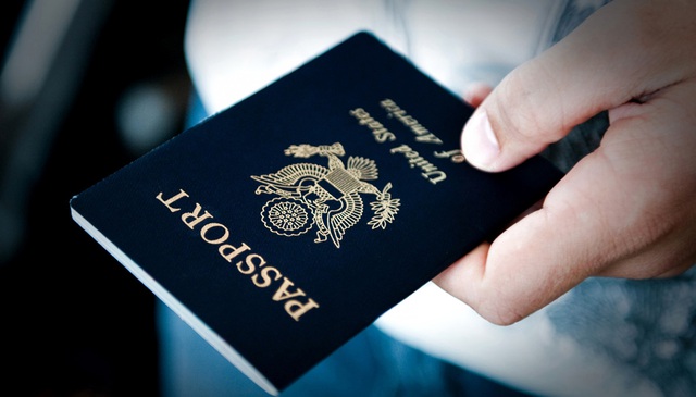 Quy định mới nhất về những trường hợp sẽ được miễn 100% phí làm hộ chiếu - Ảnh 2.