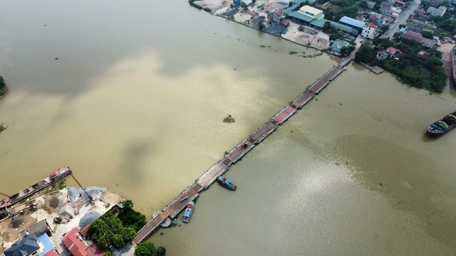 Sau sự cố bị đứt, cầu phao Ninh Cường ở Nam Định đã được nối và chờ ngày thông xe- Ảnh 13.