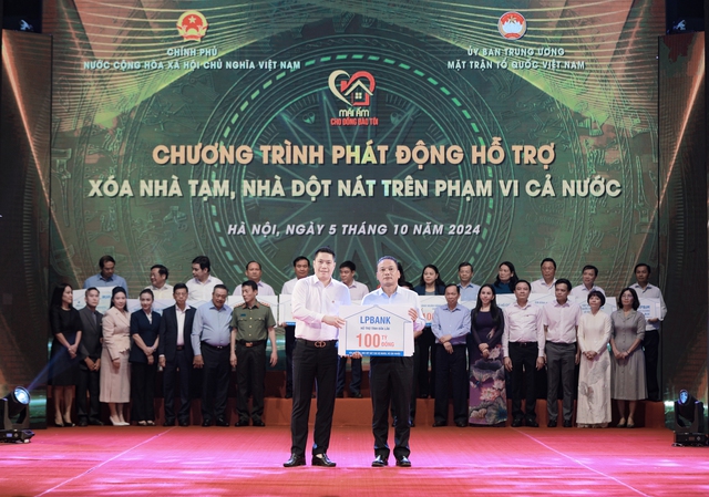 LPBank chung tay vì cộng đồng: Trao 100 tỷ đồng xoá nhà tạm, nhà dột nát- Ảnh 1.