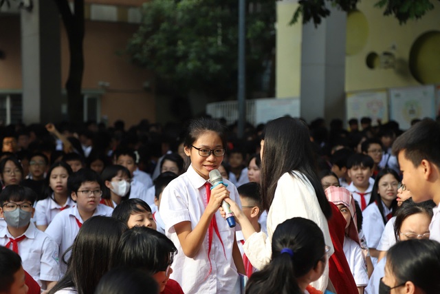 Chiến sĩ nhí làm sống dậy 'Kí ức tự hào' 70 năm Ngày Giải phóng Thủ đô gây xúc động mạnh - Ảnh 8.