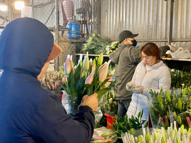 Loại hoa nhập có giá đắt đỏ được chị em săn lùng cắm trong dịp Tết vì ‘cân’ cả sắc lẫn hương - Ảnh 11.