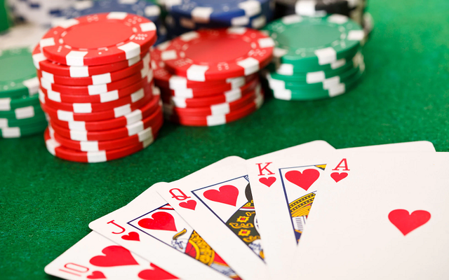 Hà Nội: Yêu cầu kiểm tra, xử lý thông tin 'lách' thuế của các giải Poker - Ảnh 1.