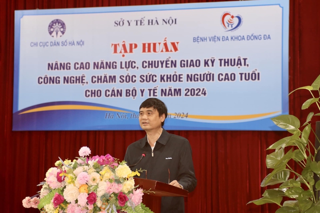 Hà Nội tập huấn nâng cao năng lực chăm sóc sức khỏe người cao tuổi cho cán bộ y tế - Ảnh 2.