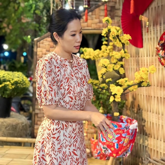 Tái hiện Tết miền Tây ngay tại sân nhà, Á hậu Trịnh Kim Chi xứng đáng là sao Việt chơi trội nhất dịp Tết Nguyên đán vừa qua