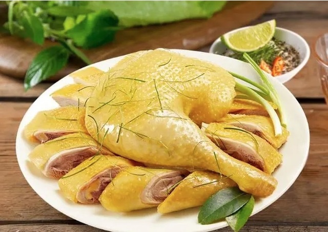Thịt gà ngon bổ, nhưng người Việt ăn gà luộc cần biết điều này để tránh rước họa vào thân - Ảnh 2.