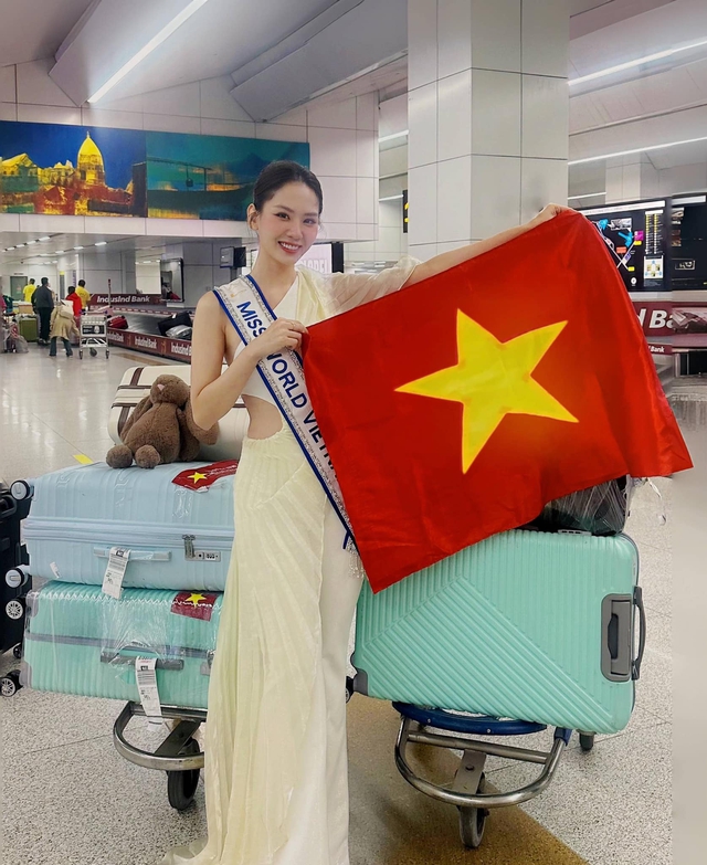 Mai Phương 'chinh chiến' Miss World lần thứ 71, đàn em tặng món quà không ai ngờ 
 - Ảnh 1.