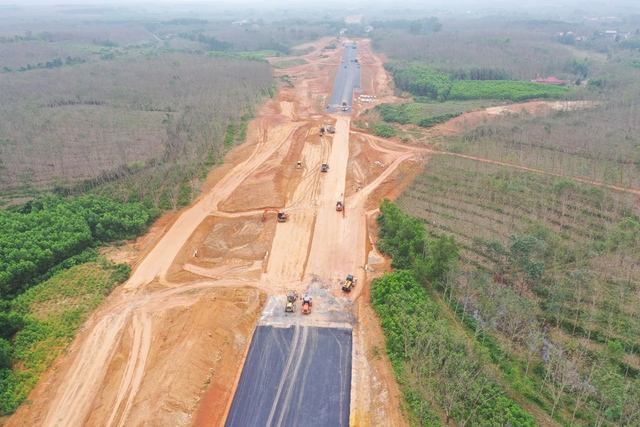 Đẩy nhanh tiến độ xây dựng các khu tái định cư Dự án cao tốc Vạn Ninh - Cam Lộ - Ảnh 1.