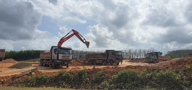Đẩy nhanh tiến độ xây dựng các khu tái định cư Dự án cao tốc Vạn Ninh - Cam Lộ - Ảnh 2.