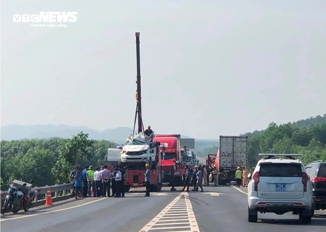Vụ tai nạn trên cao tốc Cam Lộ-La Sơn: Cả 4 xe ô tô đều còn hạn đăng kiểm - Ảnh 3.