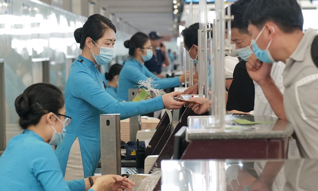 Từ 1/7, người đi m&aacute;y bay sẽ được ho&agrave;n 100% tiền v&eacute; nếu gặp trường hợp n&agrave;y - Ảnh 1.