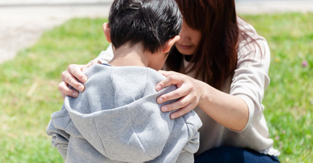 9 câu cha mẹ động viên khi bị bắt nạt khiến con tổn thương sâu sắc - Ảnh 2.
