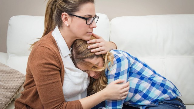 9 câu cha mẹ động viên khi bị bắt nạt khiến con tổn thương sâu sắc - Ảnh 3.