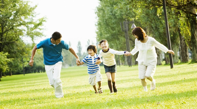 Những đứa trẻ hạnh phúc bao giờ cha mẹ chúng cũng xuất hiện 7 đặc điểm - Ảnh 2.