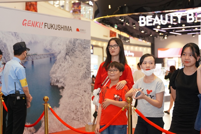 Nhật Bản thúc đẩy du lịch tái thiết tỉnh Fukushima sau thảm họa động đất sóng thần

 - Ảnh 1.