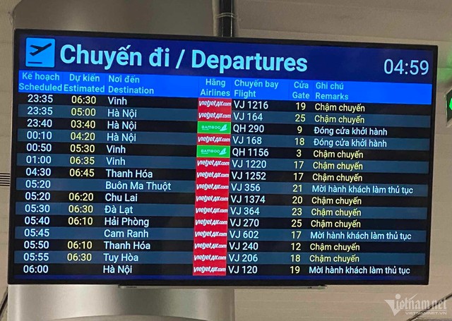 Hơn 650 chuyến bay bị chậm giờ ở Tân Sơn Nhất do thời tiết - Ảnh 2.