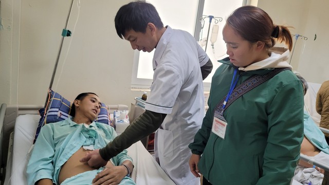 MS 911: Bán cả ruộng nương cho chồng điều trị không đủ, người phụ nữ dân tộc Mông khẩn cầu sự giúp đỡ - Ảnh 4.