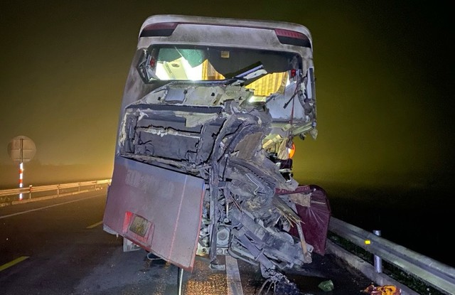 Vụ tai nạn trên cao tốc Cam Lộ-La Sơn: Nạn nhân kể lại phút giây kinh hoàng gặp nạn - Ảnh 2.