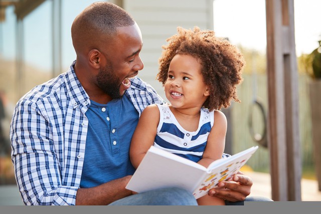Nghiên cứu của ĐH Harvard: Mẹ thường là người kèm con học hành nhưng trẻ sẽ thông minh hơn khi học cùng bố- Ảnh 2.