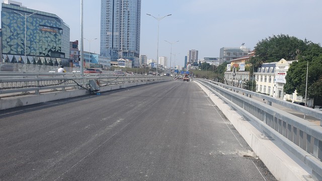 Hình ảnh mới nhất tại cầu vượt thép Mai Dịch trước ngày thông xe- Ảnh 11.