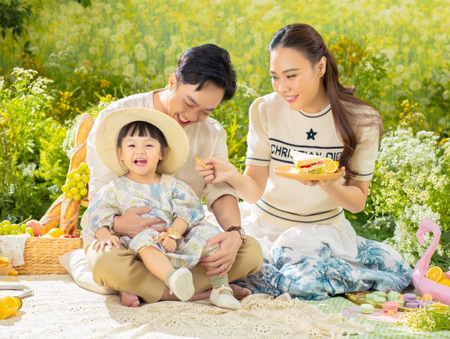 Thời trang mẹ con sao Việt: Bé Suchin nhà Đàm Thu Trang từ như fashionista từ nhỏ - Ảnh 15.