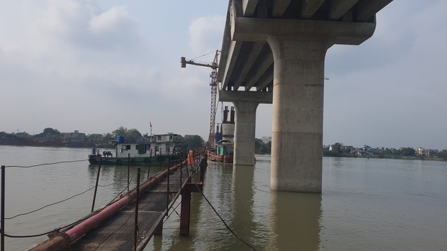 Sau hơn một năm thi công, cầu vượt sông lớn ở Nam Định lộ diện ra sao?- Ảnh 8.