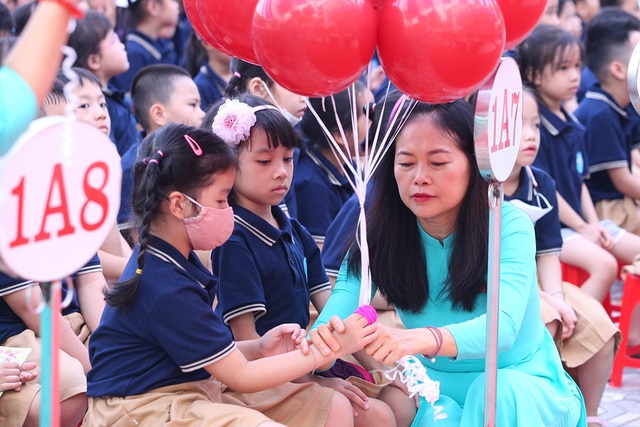 Học phí đắt đỏ, phụ huynh ‘đau đầu’ lựa chọn trường cho con- Ảnh 5.