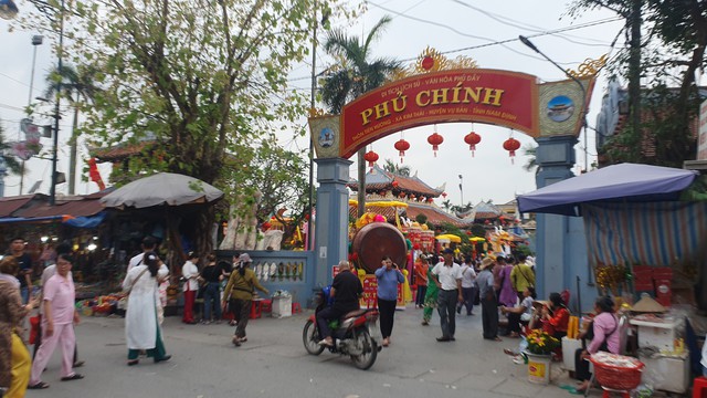 Lễ hội phủ Dầy Nam Định có gì đặc biệt mà thu hút nhiều du khách đến thế? - Ảnh 2.