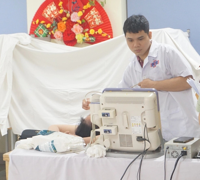 Hoàn Kiếm (Hà Nội) phát động chiến dịch truyền thông, vận động lồng ghép chăm sóc sức khỏe sinh sản- Ảnh 5.