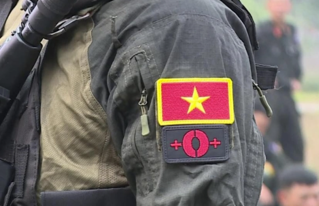 Hé lộ ký hiệu nhỏ được thêm trên vai áo lực lượng CSCĐ nhưng có thể cứu sống sinh mạng nhiều chiến sĩ- Ảnh 2.