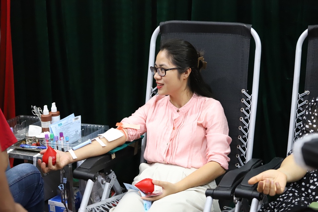 Bộ Y tế: Hàng trăm cán bộ ngành Y hiến máu cứu người hưởng ứng ‘Lễ hội Xuân hồng’ năm 2024- Ảnh 16.