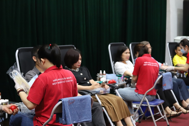 Bộ Y tế: Hàng trăm cán bộ ngành Y hiến máu cứu người hưởng ứng ‘Lễ hội Xuân hồng’ năm 2024- Ảnh 11.