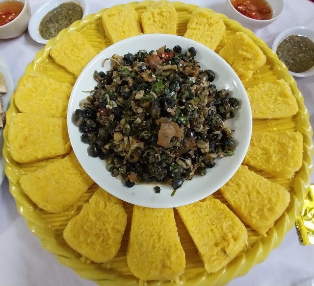 Đặc sản Quảng Bình: Rằm tháng ba về Minh Hóa ăn cơm bồi, ốc đực- Ảnh 2.