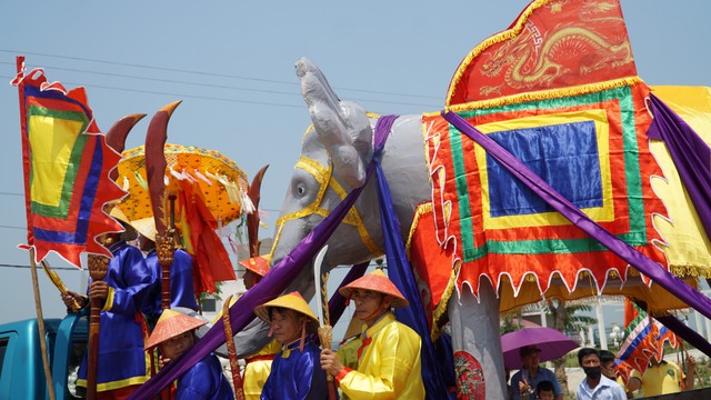 Lễ hội đền Nguyễn Cảnh Hoan nhận Di sản văn hóa phi vật thể quốc gia - Ảnh 3.