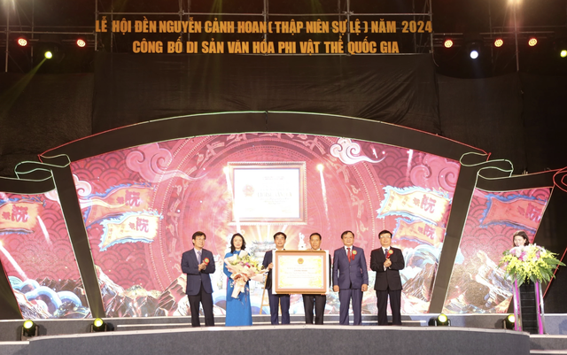 Lễ hội đền Nguyễn Cảnh Hoan nhận Di sản văn hóa phi vật thể quốc gia - Ảnh 1.