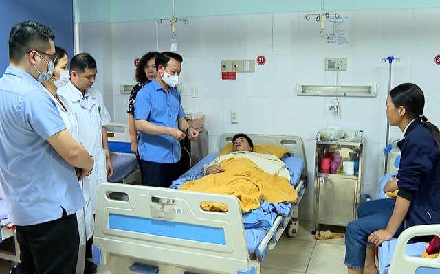 Yên Bái: Các nạn nhân vụ tai nạn tại nhà xi măng được hỗ trợ 200 triệu đồng - Ảnh 1.
